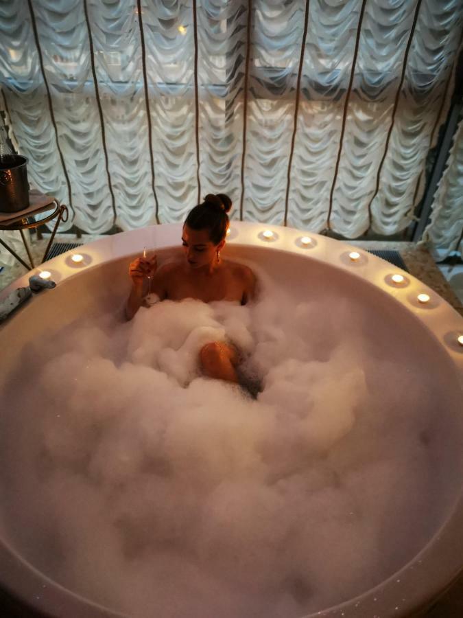 קלייפדה President Jacuzzi Apartment מראה חיצוני תמונה